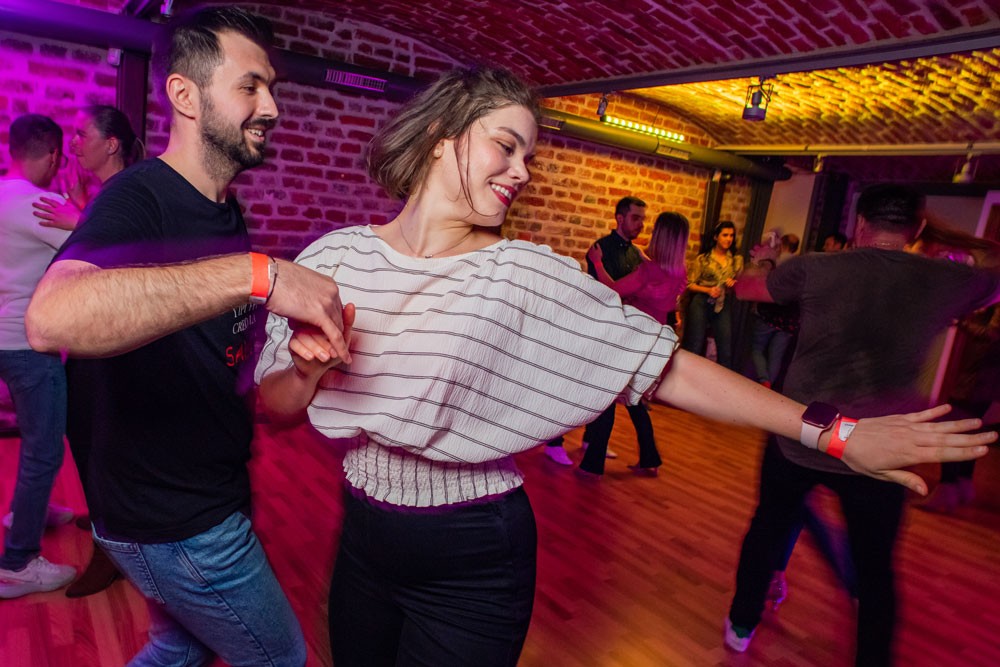 Salsa World – A Global Dance in Local Contexts